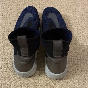 Nike Zoom Mercurial XI Flyknit in Black Deep Royal Blue. Size 11.